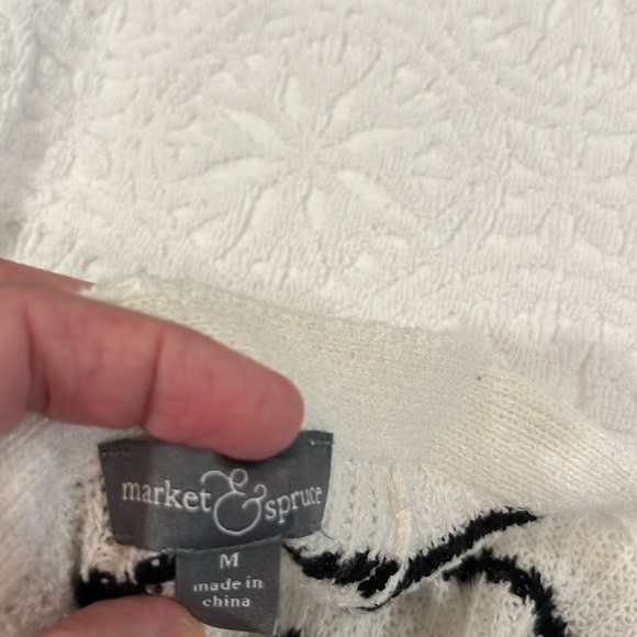 Market&Spruce sweater. - Picture 3 of 5